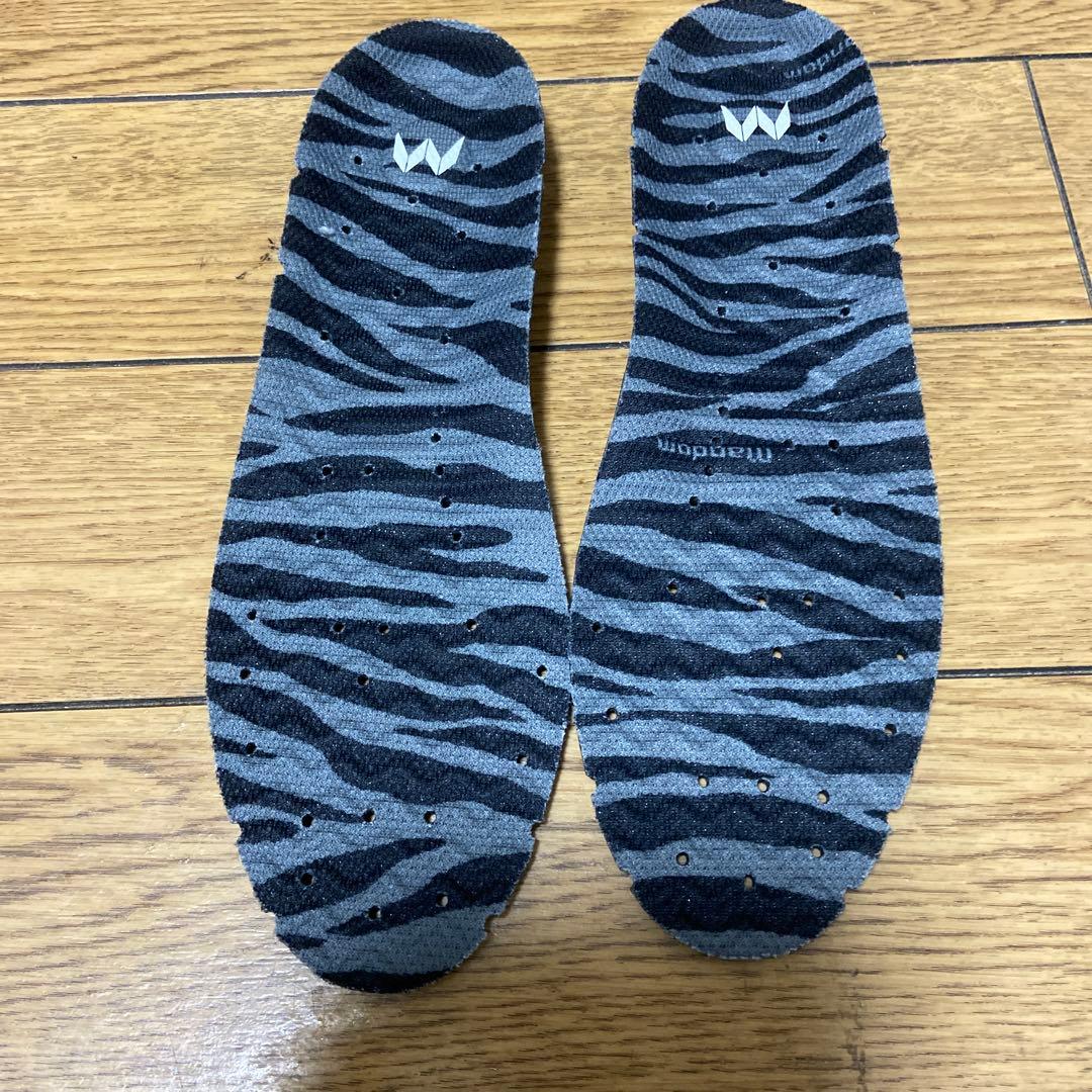 BOAシステム ホワイト/レッド アシックス作業靴 早いもの勝ち　中古　美品