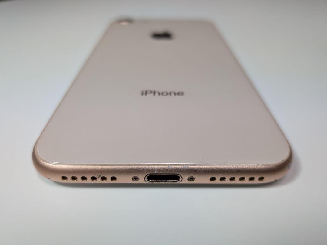 ③Apple iPhone8 64GB ゴールド バッテリー93％