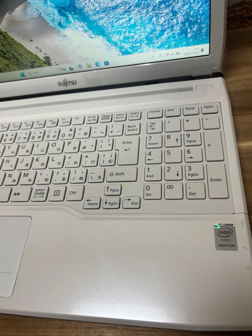 美品 ✨富士通ノートPC Windows11 メモリ8GB Office2021