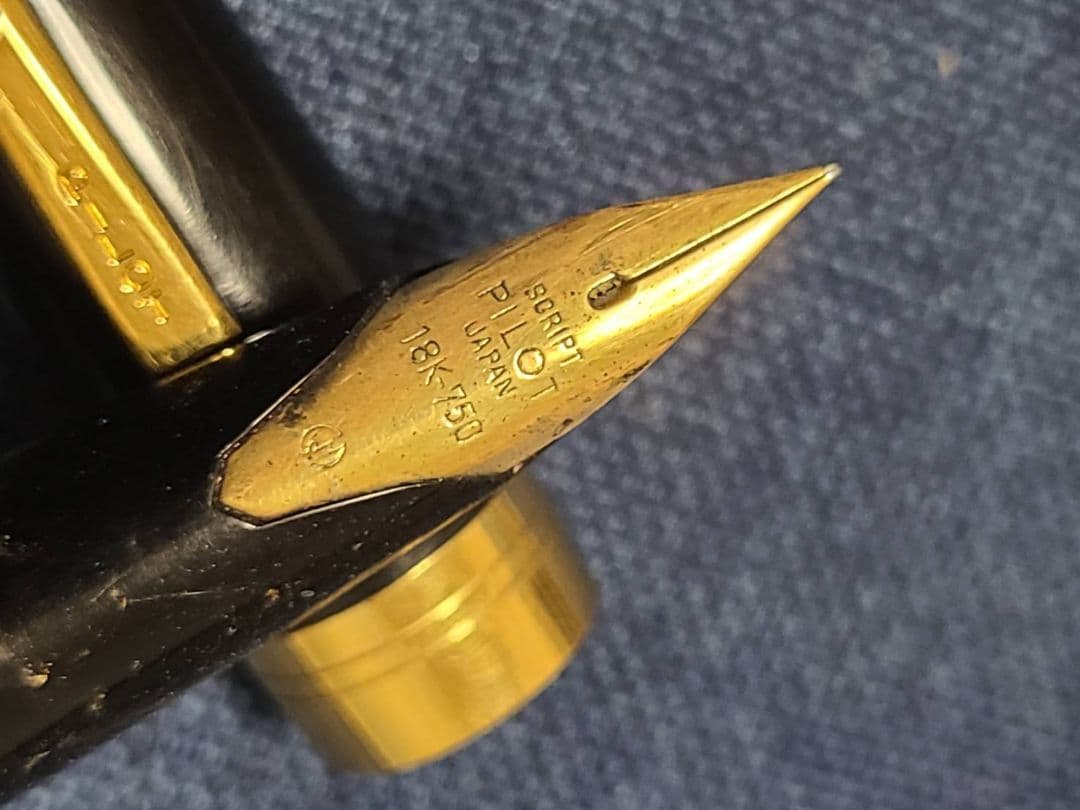 k*u様 PILOT 万年筆 ケース・保証書付き　ペン先刻印18K 750