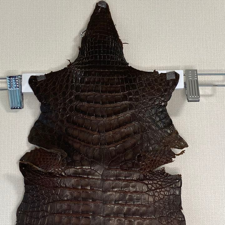 ワニ革1匹丸々 120×25cm 1.0mm厚