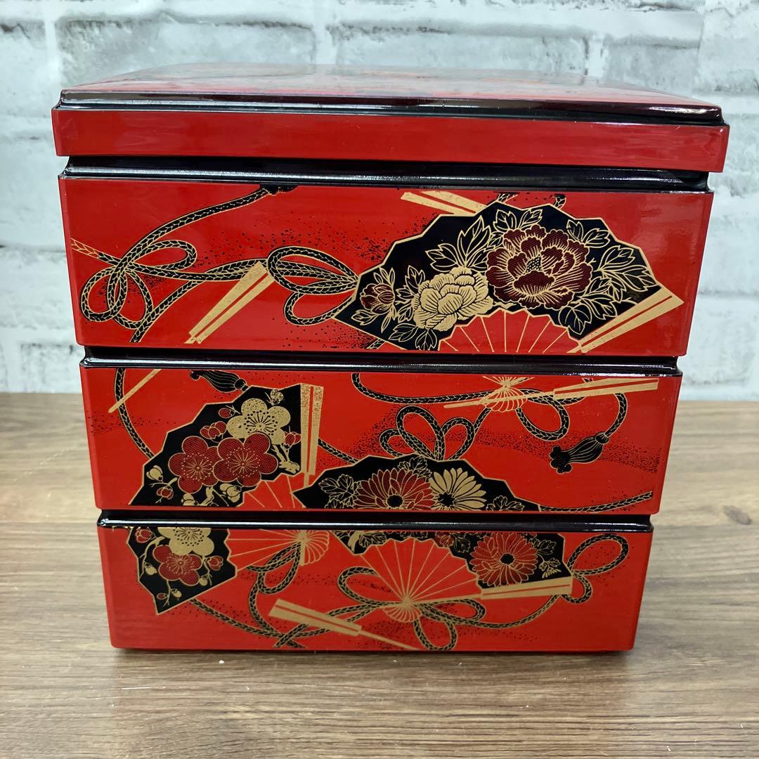 E-2 特撰 漆器 朱校倉三段重 舞扇 弁当箱 お重箱 正月 漆芸 伝統工芸品