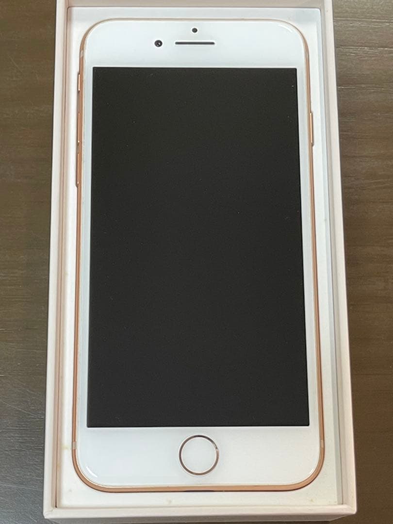 Apple iPhone 8 ゴールド 本体　バッテリー容量81%