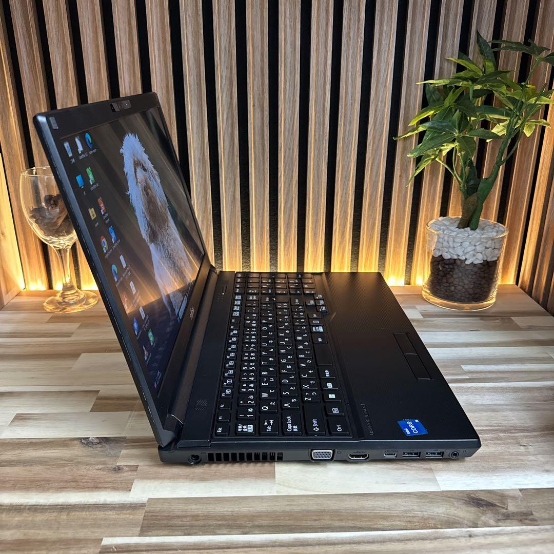 新型2022年式‼️LIFEBOOK A5512☘第12世代☘人気ノートパソコン