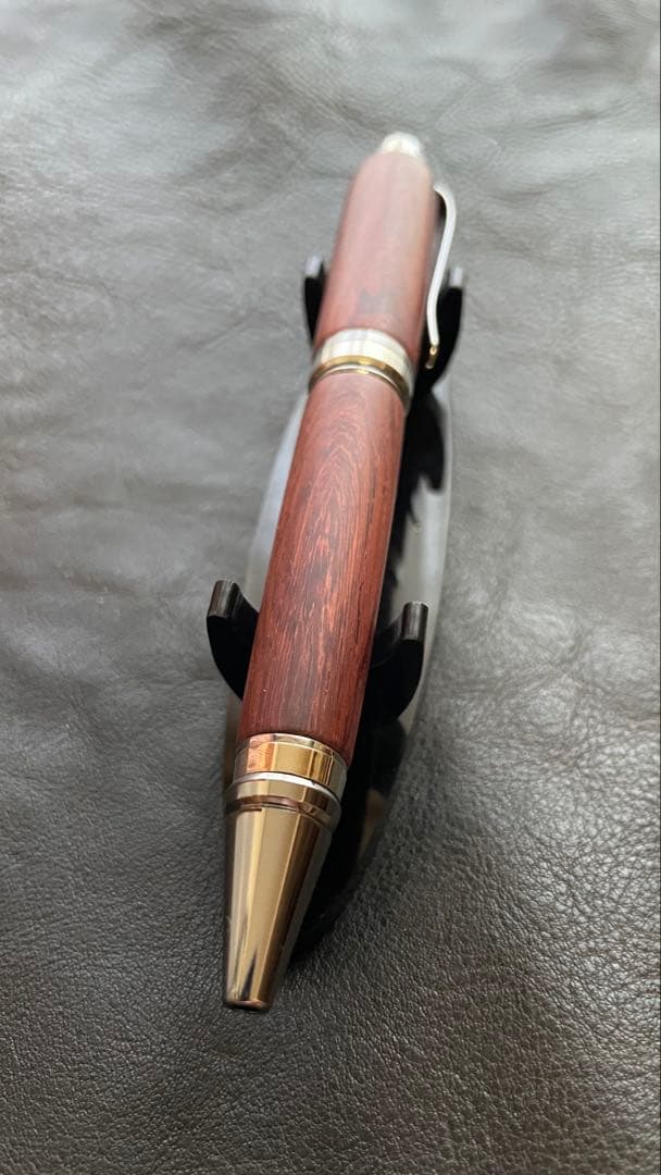 handmade　回転式ボールペン　手違い紫檀　木軸のボールペン チンチャン