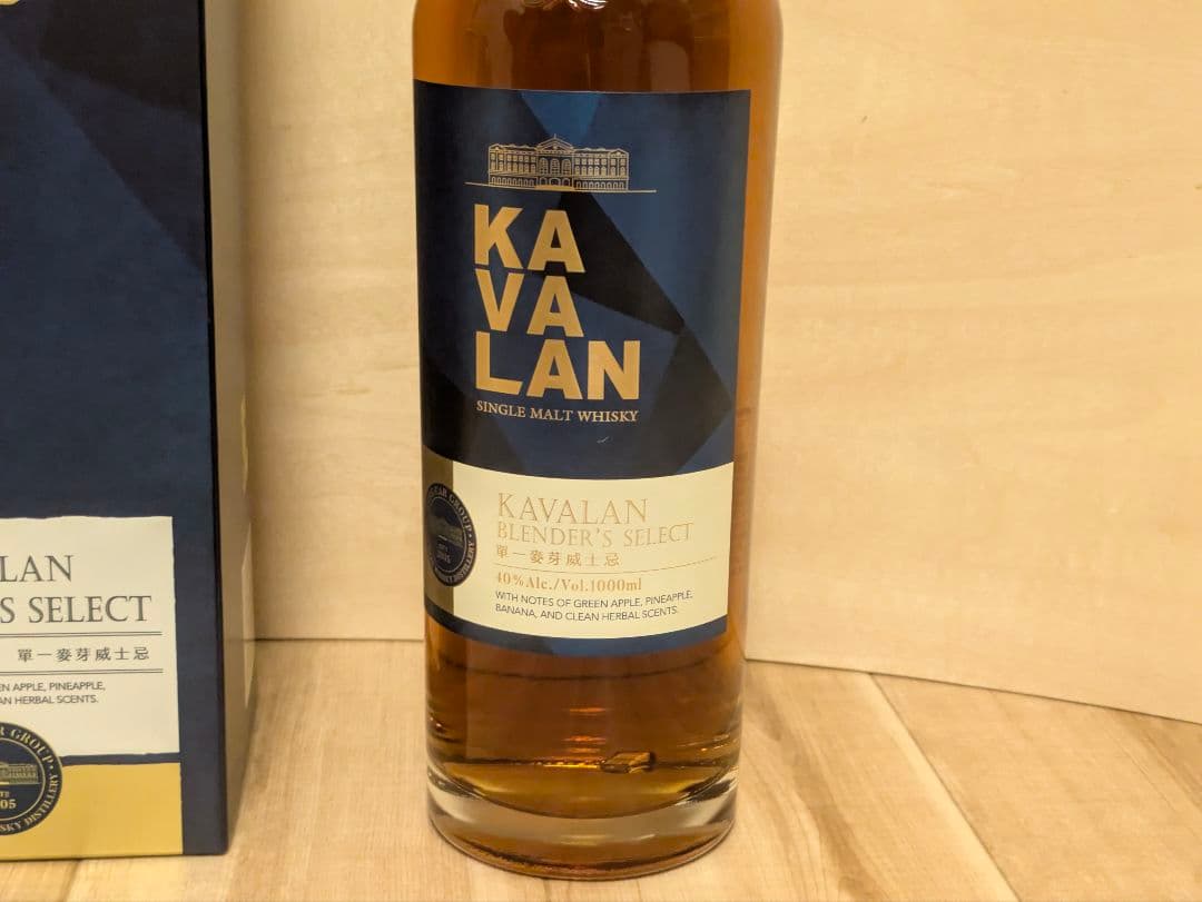 黒*茶様 KAVALAN ブレンダーズ セレクト シングルモルトウイスキー　10