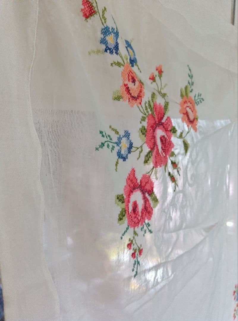 花柄手刺繍大型テーブルクロス
