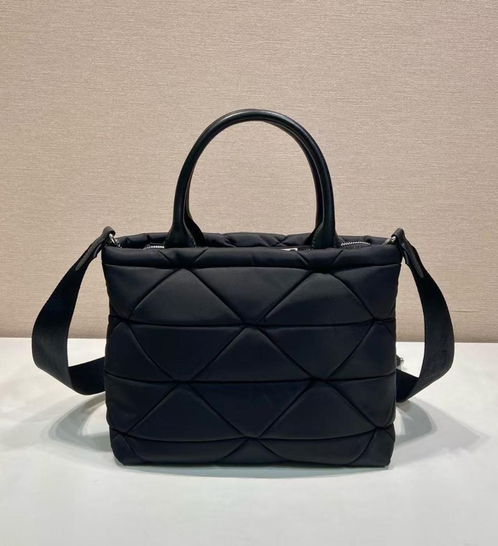 PRADAショルダーバッグ ノベルティ*25*20*12cm