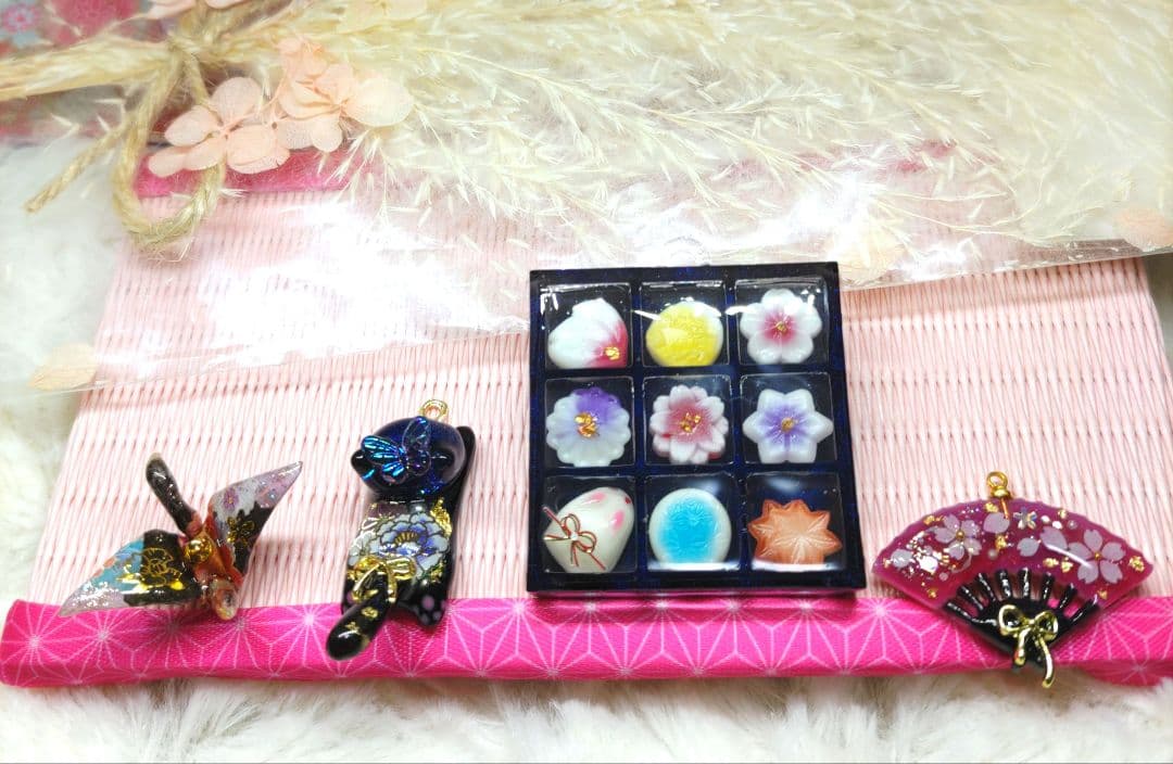 和柄❤シャカシャカ和菓子❤ジャンピングねこさん❤リバーシブル扇❤折鶴チャーム♬