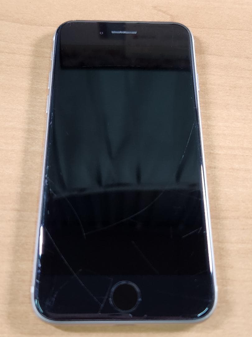 031600K iPhone SE A2782 64GB 第3世代