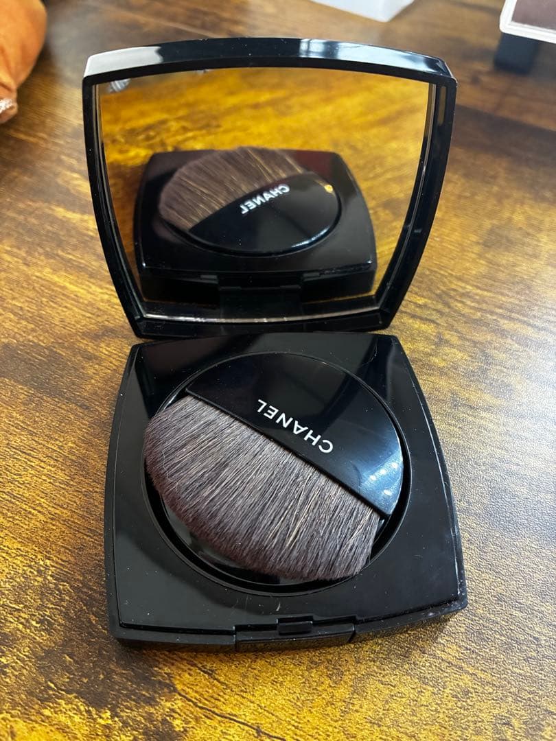 CHANEL パウダーチーク ピンク系