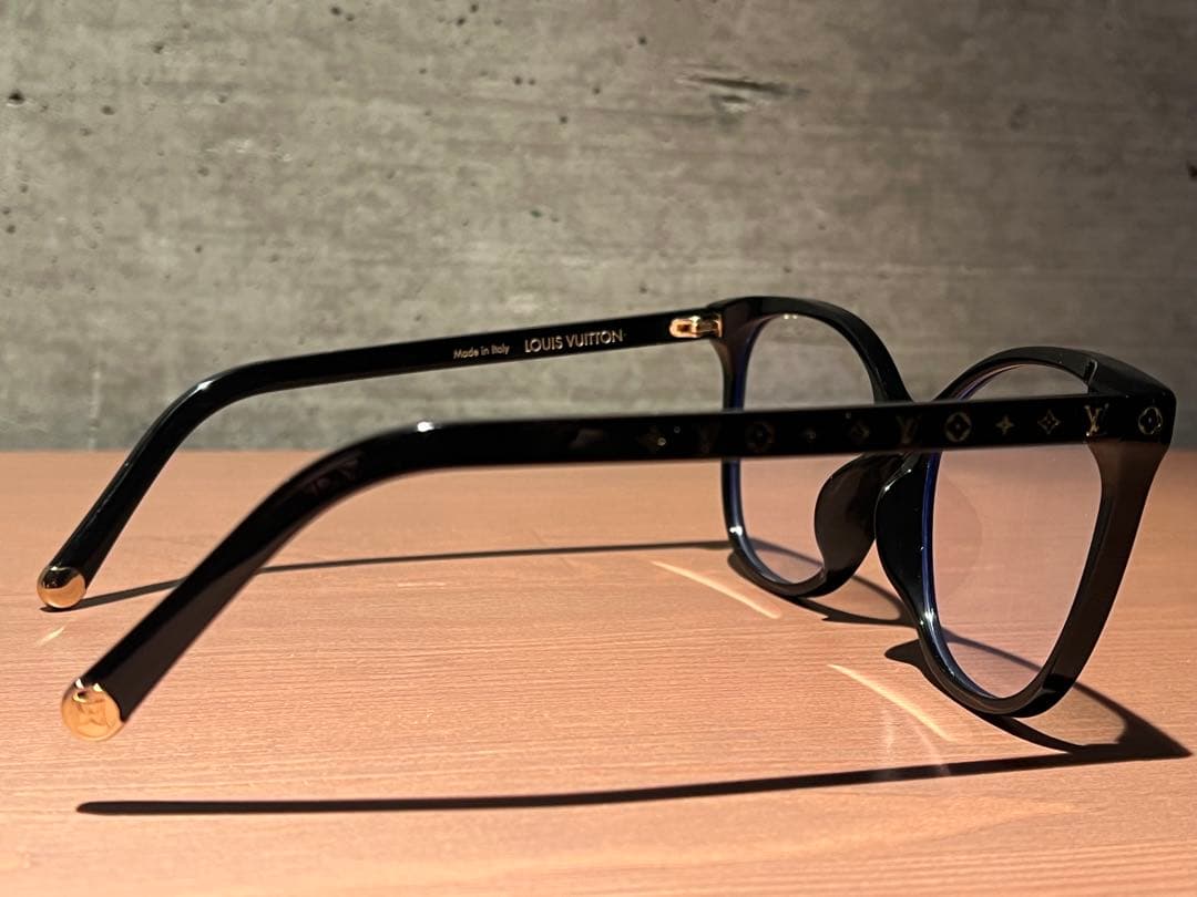 【美品】Louis Vuitton キャットアイメガネ ブラック