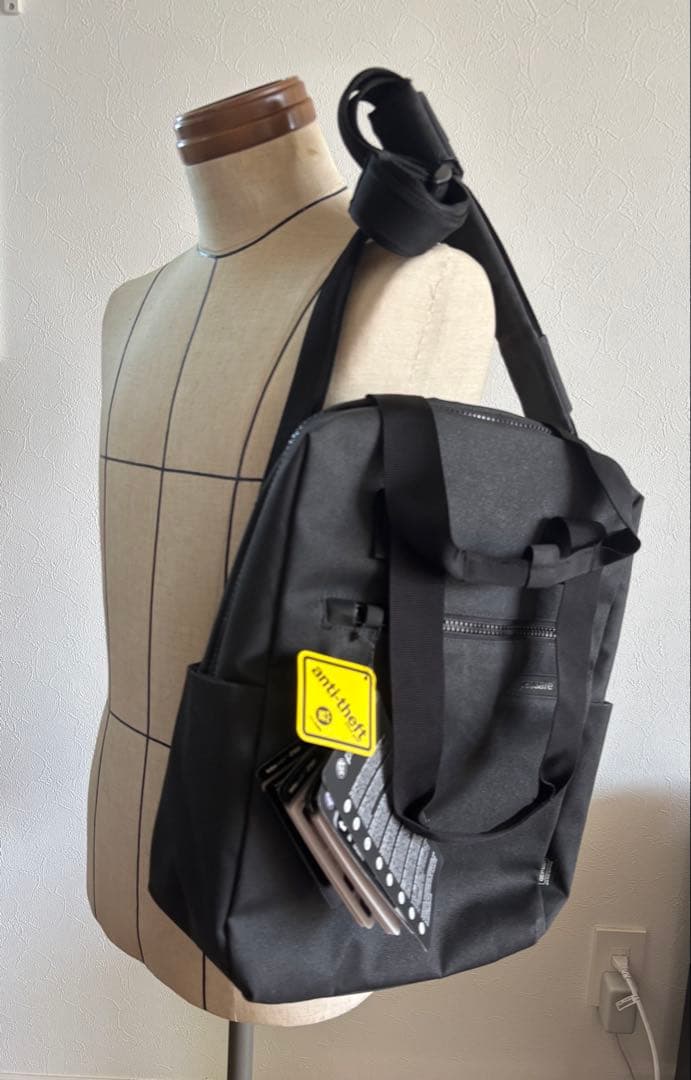 【新品】Pacsafe tote bag パックセーフ　ショルダーバッグ　トート