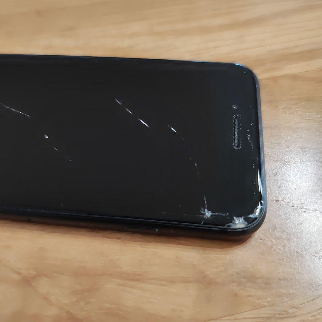 iPhone 画面ひび割れ 黒