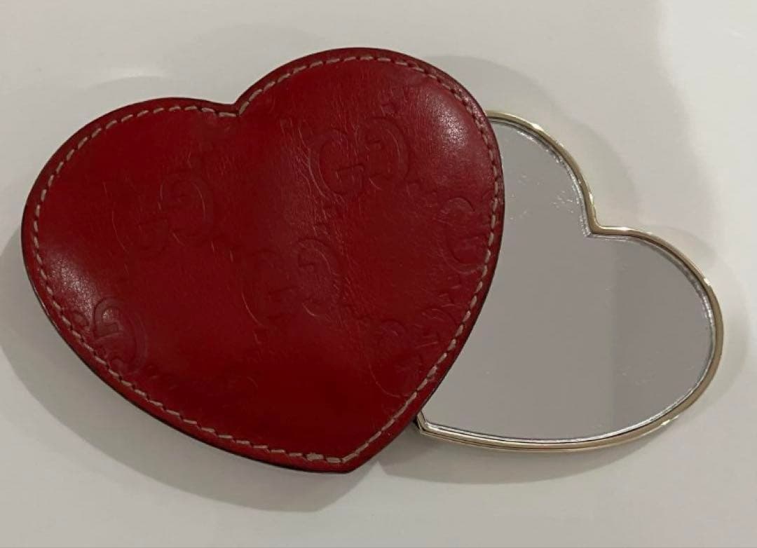 レア✨GUCCI ハート型♡コンパクトミラー レザーケース 小物 レディース