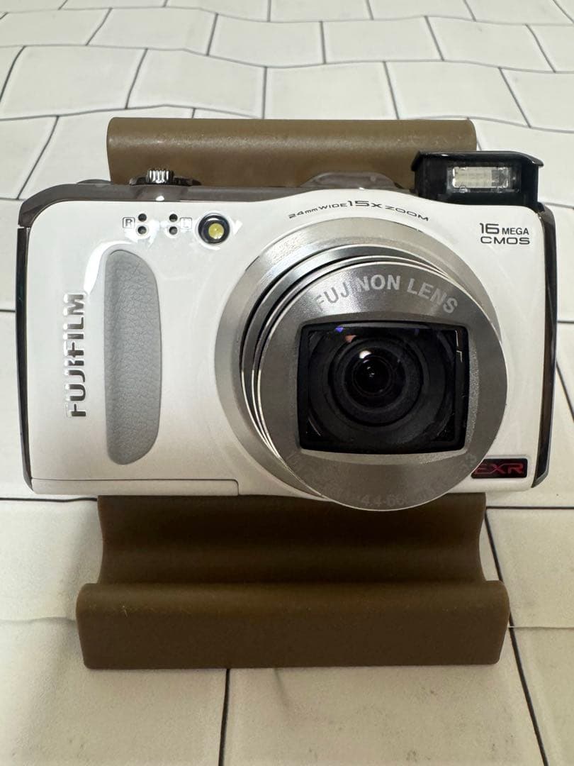 【美品】デジカメ FUJIFILM FINEPIX F550EXR【動作確認済】