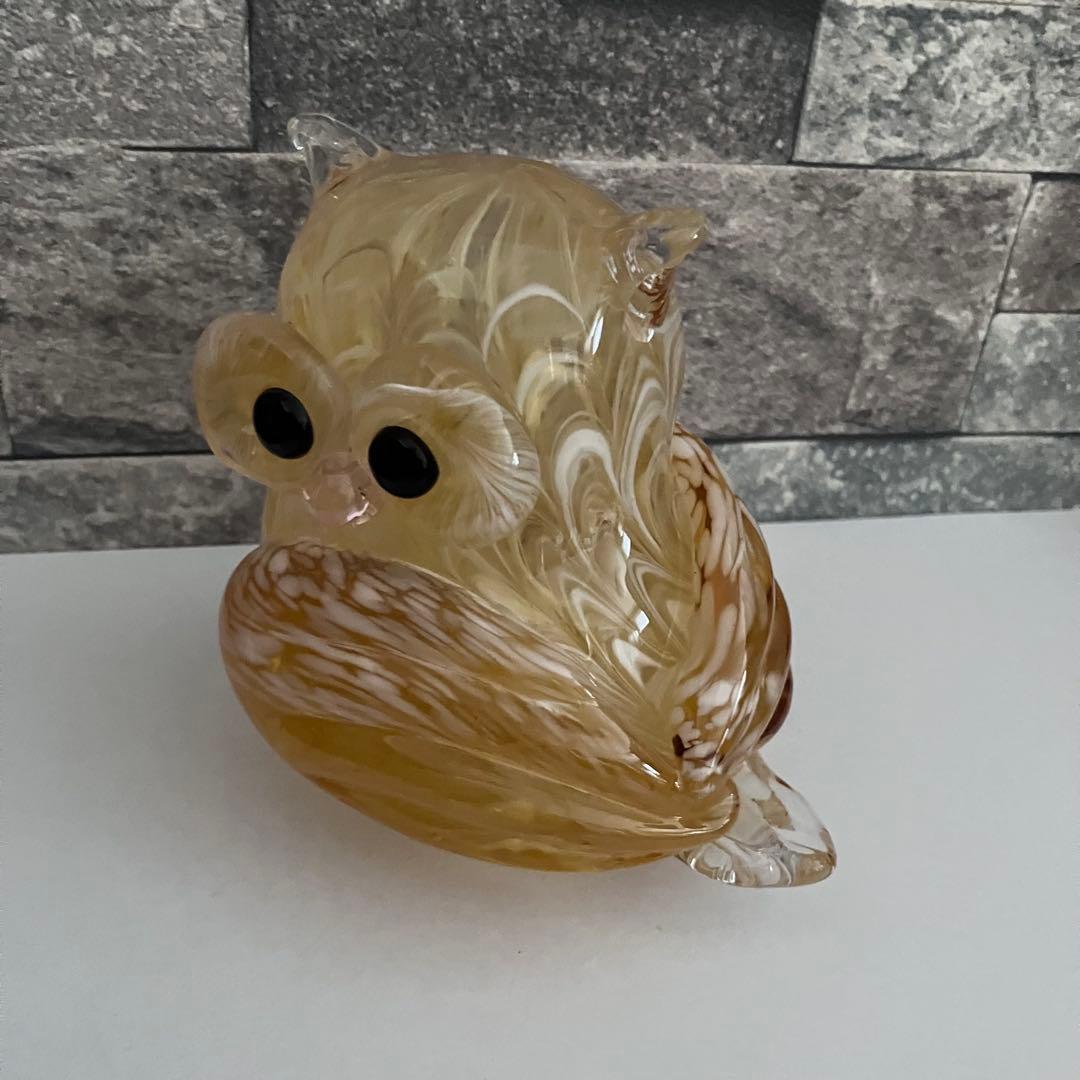 マルティグラス フクロウ　梟　ミミズク　鳥 薄茶　ベージュ　ライトブラウン