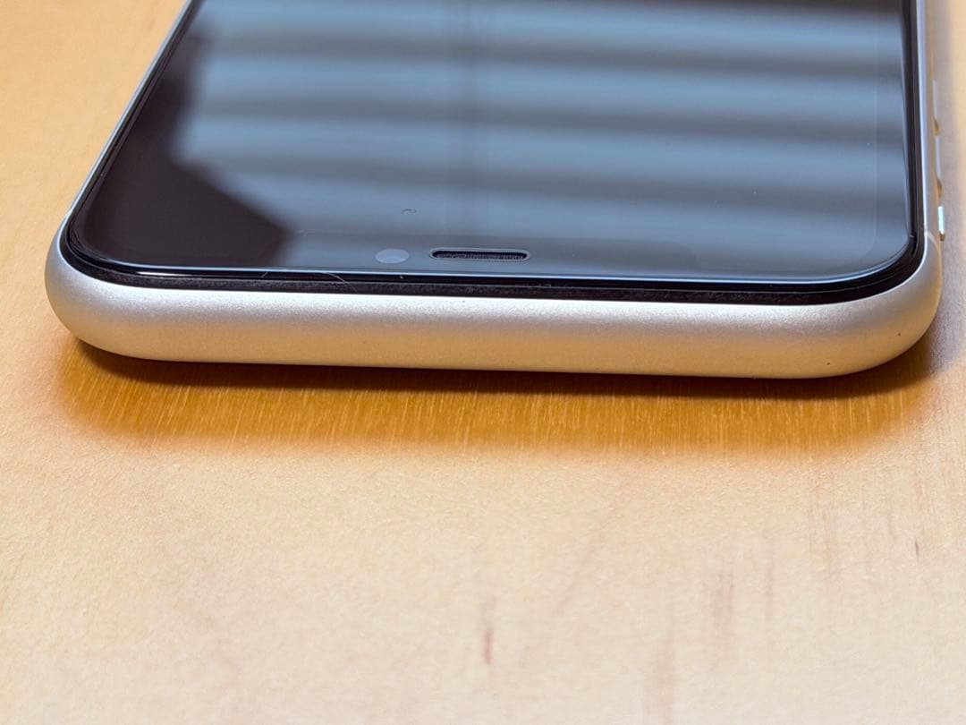 iPhone 11 ホワイト 128GB バッテリー100% SIMフリー
