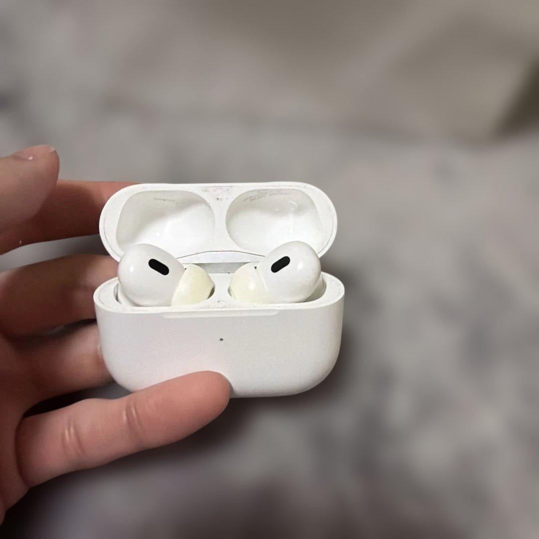 Apple AirPods Pro2 本体 ホワイト 充電ケース付き