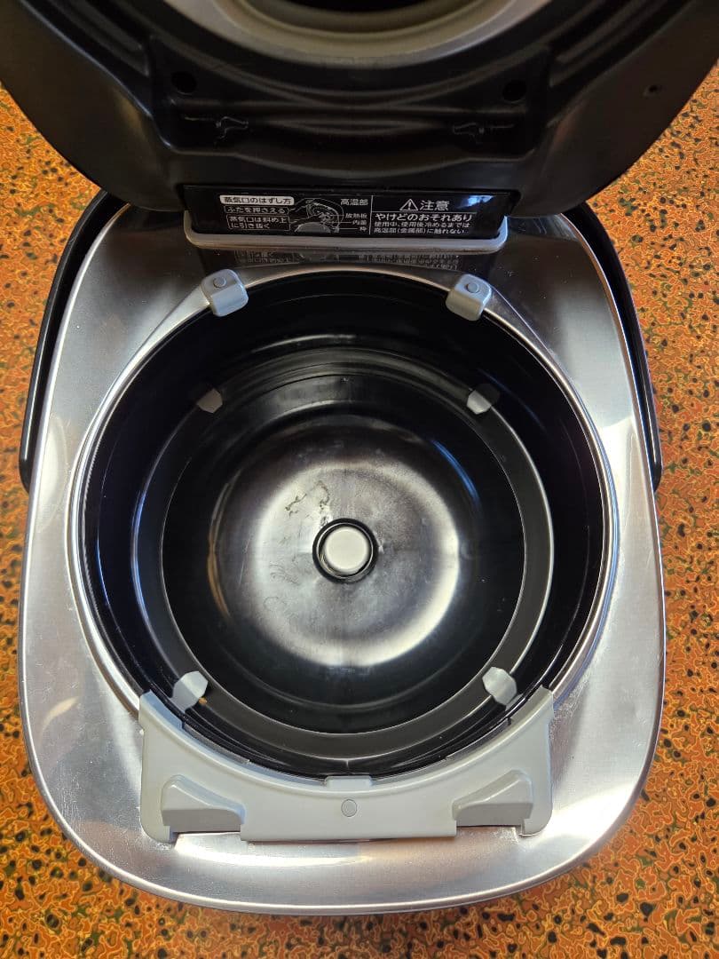 東芝 真空圧力IHジャー炊飯器 5.5合 RC-10VSP 2021年製