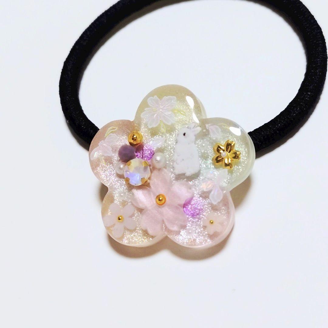 No.547　レジン ヘアゴム キーホルダー ピンバッジ 桜うさぎ