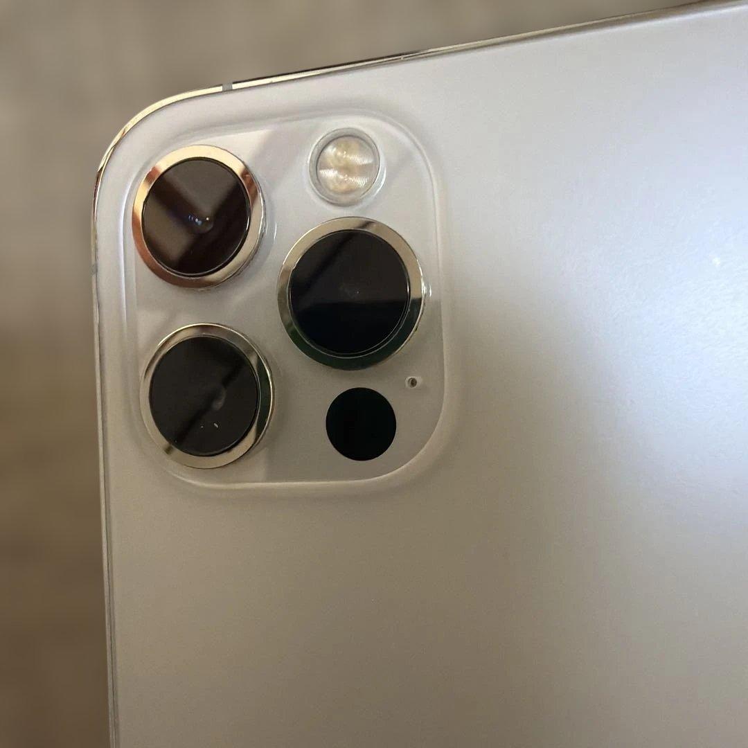 Apple iPhone 12 Pro シルバー 本体 SIMフリー