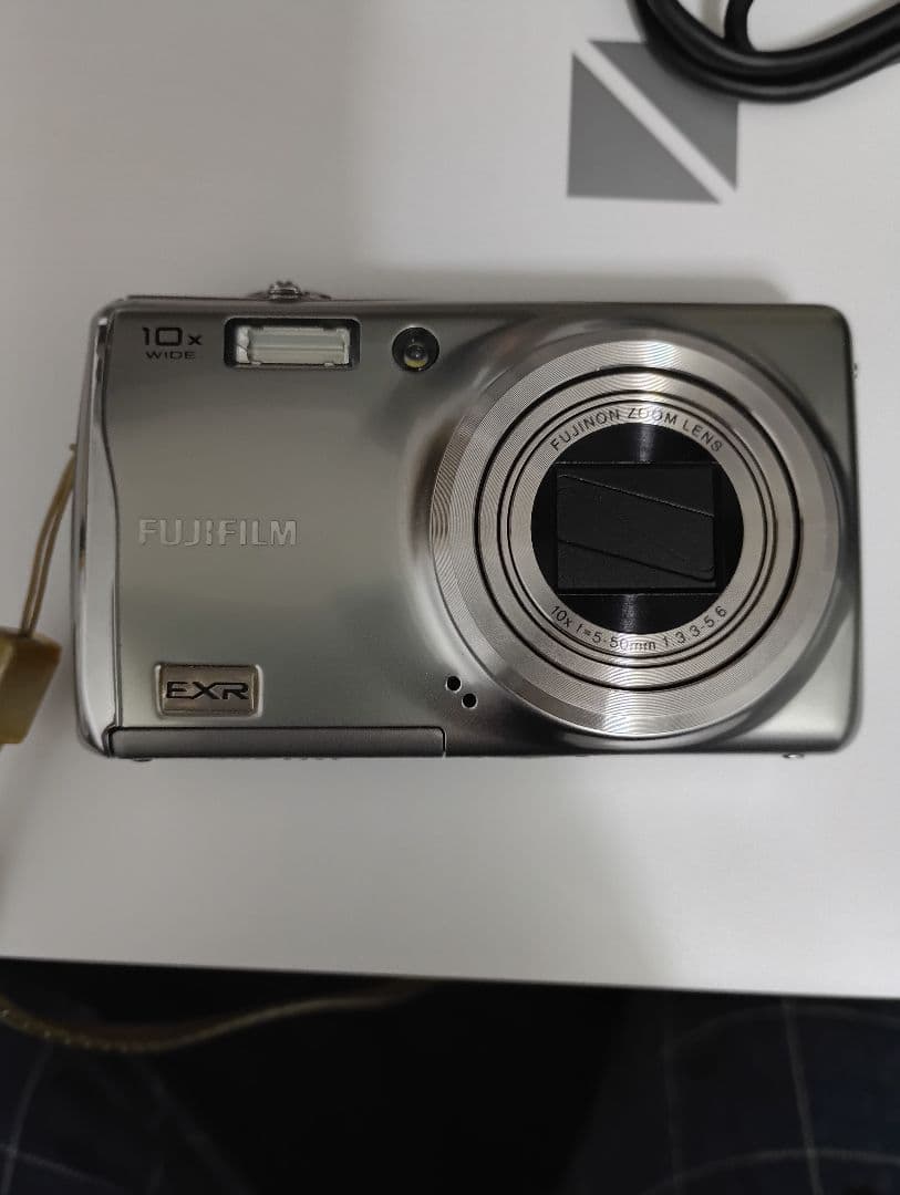 Fujifilm FinePix F70EXR コンパクトデジタルカメラ