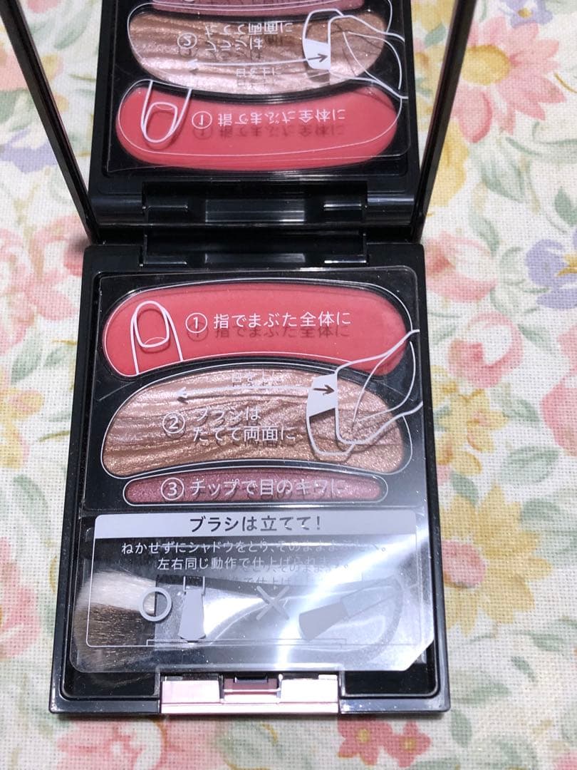 美品　オーブ ブラシひと塗りシャドウN 15 レッド系 アイシャドウ