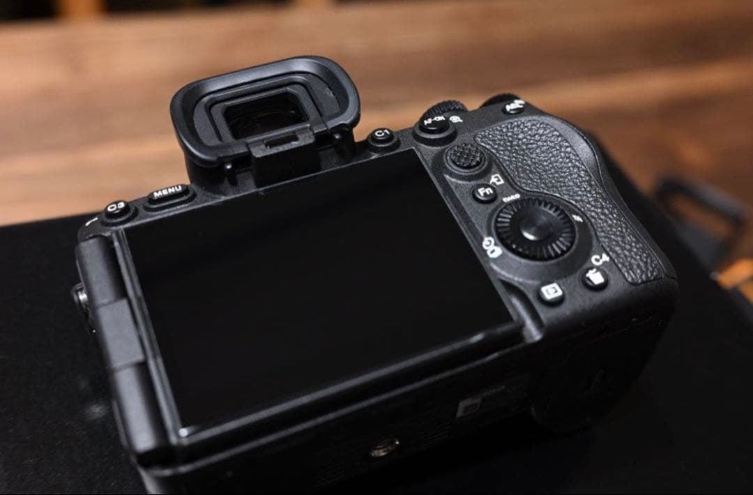 【極美品・1年保証有り】シャッター回数1200枚！SONY α7RV