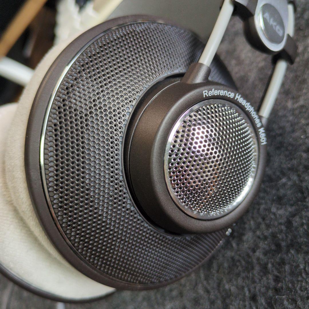 ヘッドホン AKG K601