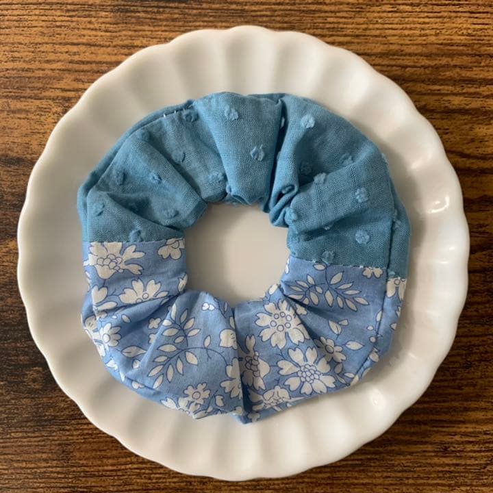 【142】リバティプリント使用　ハンドメイド　ふんわり❁ミニシュシュ　ヘアゴム