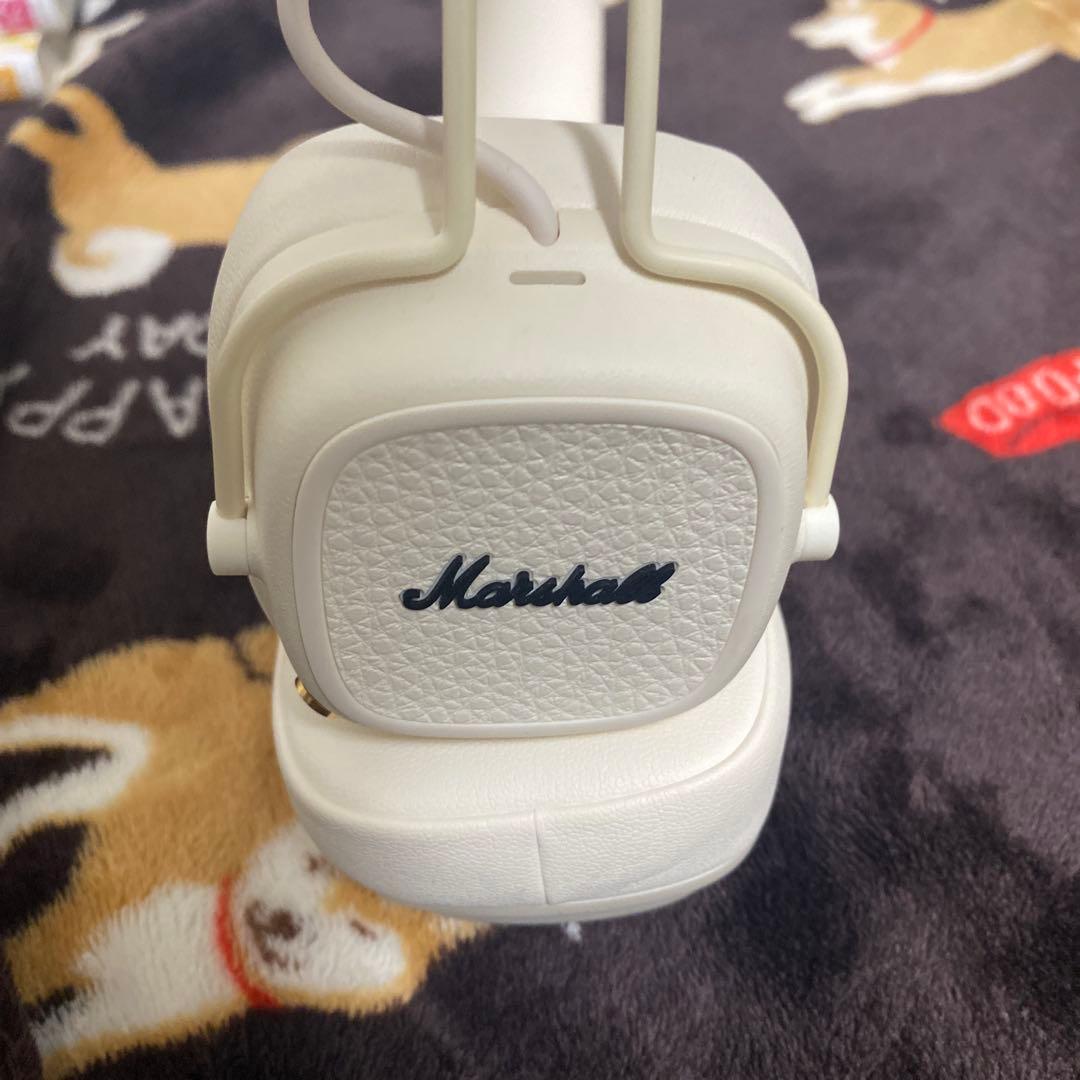 【最終お値下げ】Marshall ワイヤレスヘッドホン ホワイト