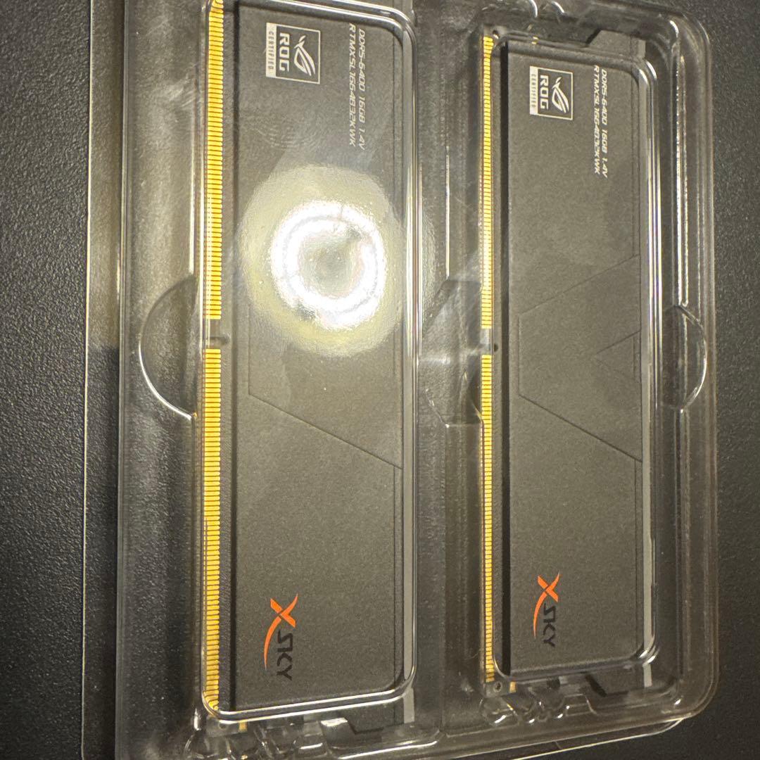 メモリー ROG-Certified Manta XSky RGB 32gb