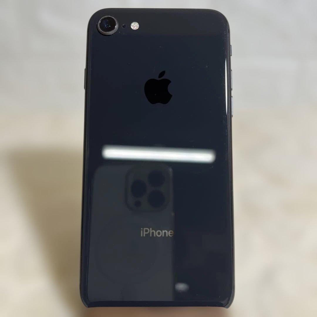 iphone8 64GB バッテリー83%