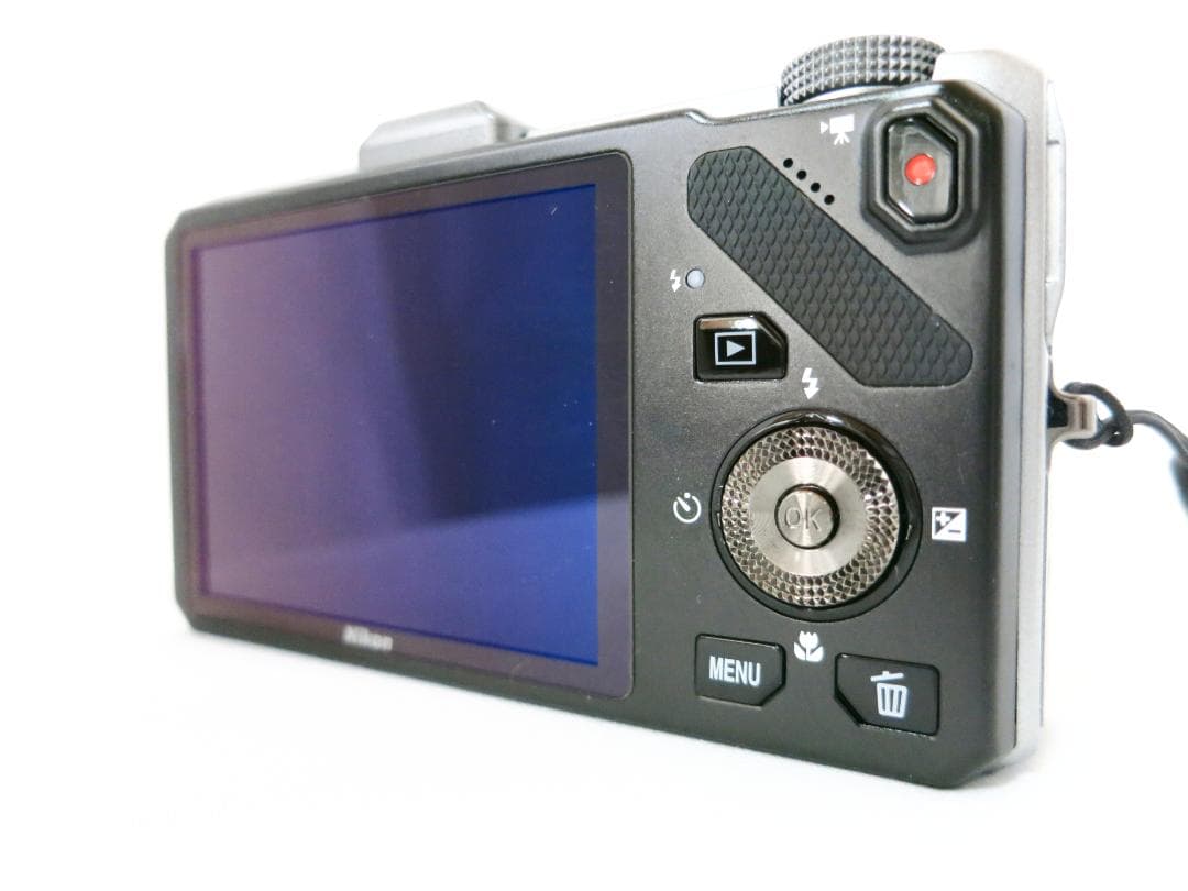 コンパクトデジタルカメラ Nikon COOLPIX S9300 　シルバー