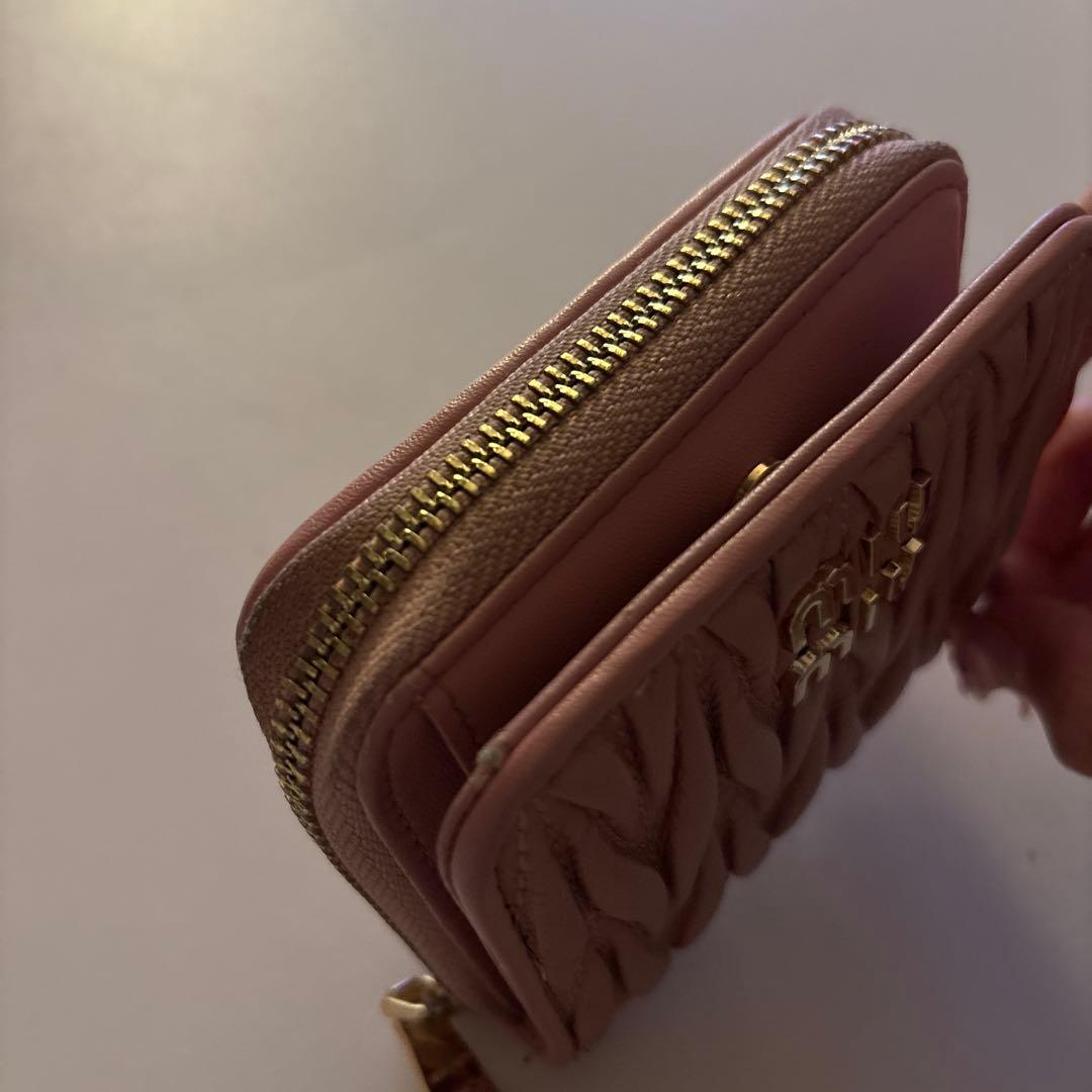 miumiu 財布