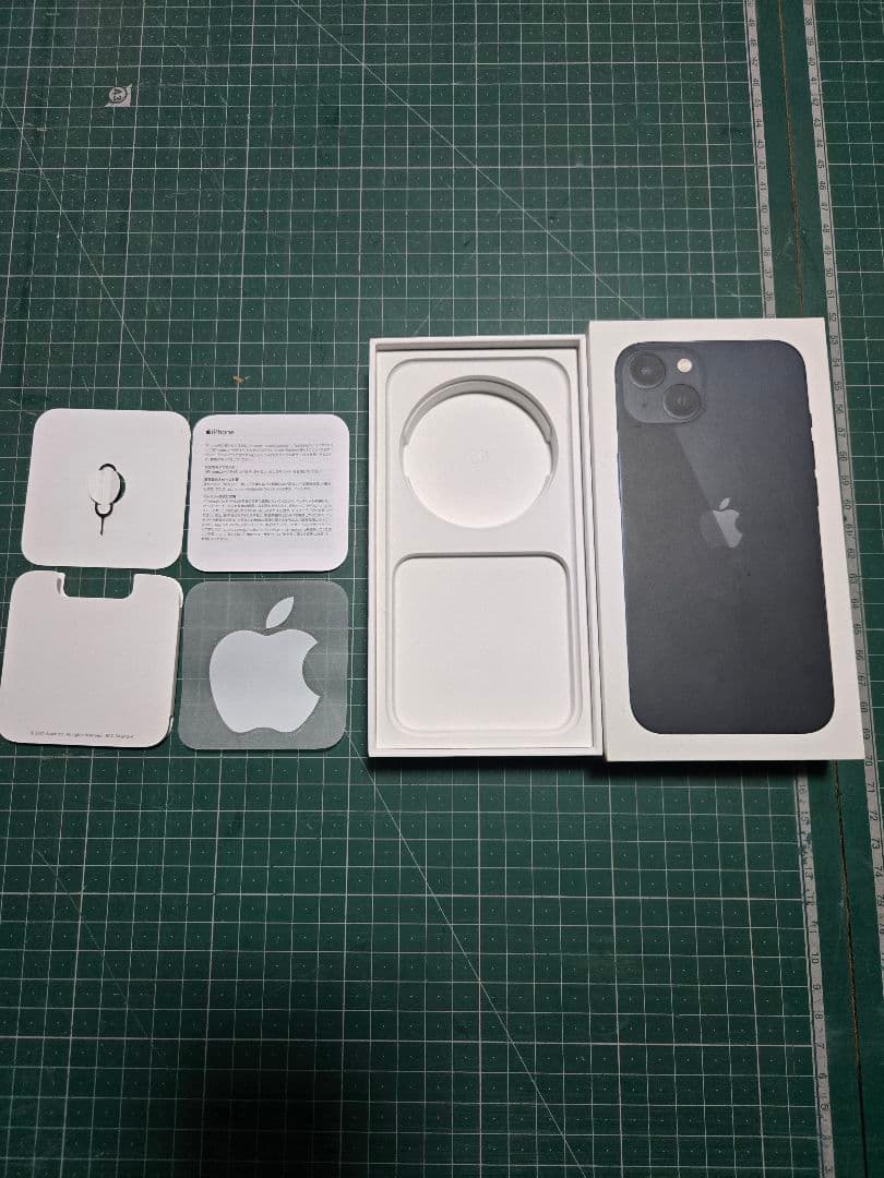 Apple iPhone 13 ミッドナイト 本体