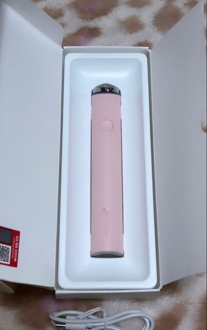 【正規品】メディキューブ 美顔器 AGE-Rブースタープロミニ充電ケーブル付き