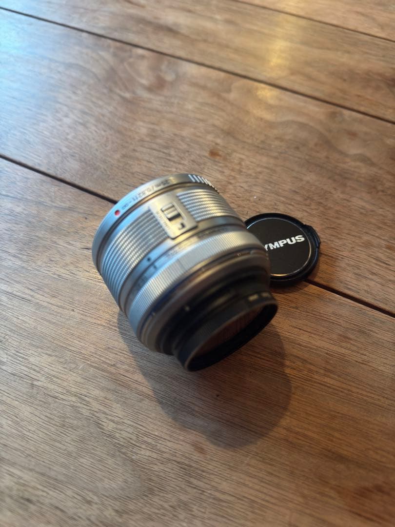 【単焦点レンズ付き】 OLYMPUS PEN Lite E-PL5ホワイト
