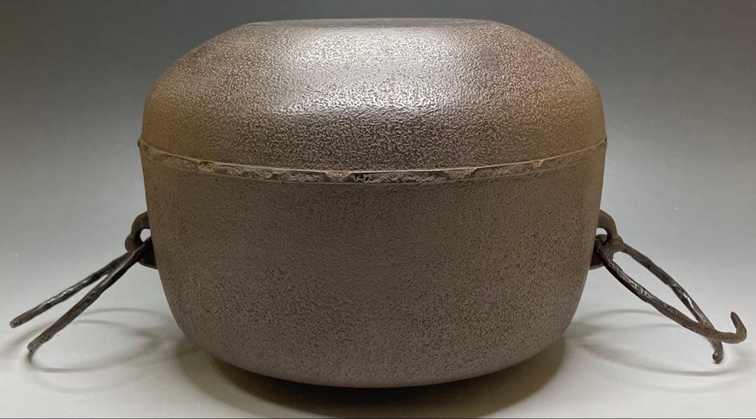 角谷沙村　尻張釜　釜釻　茶釜　共箱　共布(釜釻) n5433