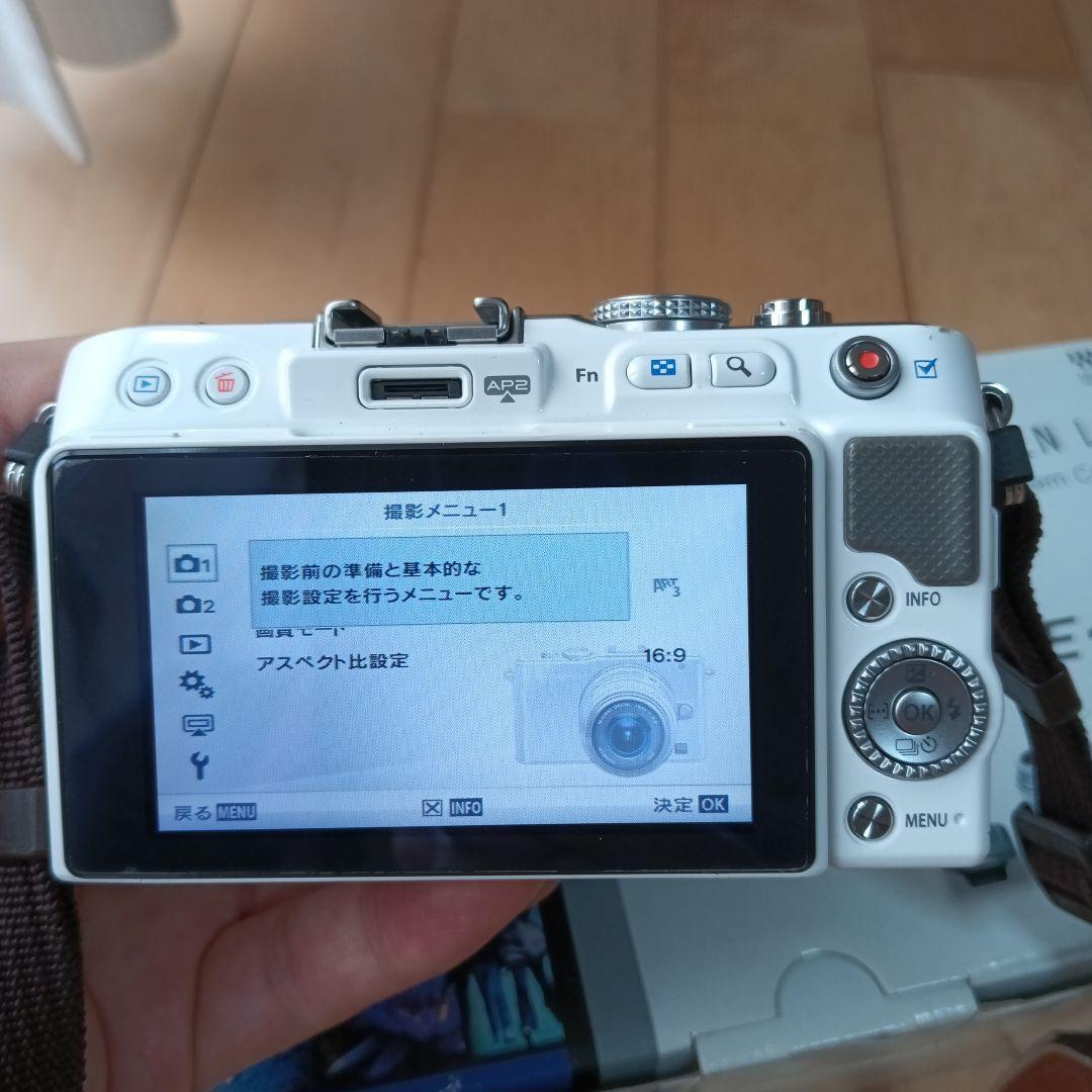 OLYMPUS ミラーレス一眼 M.ZUIKO 14-42mm