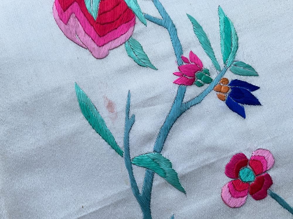 【繍】　★ 織繍 白色綢地繍花果紋挽袖 ★　清時代　桃花桃果 刺繍文様　明清繍品
