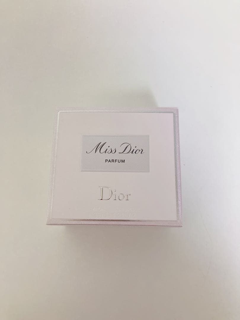 Dior 香水　パルファン　箱・紙袋つき
