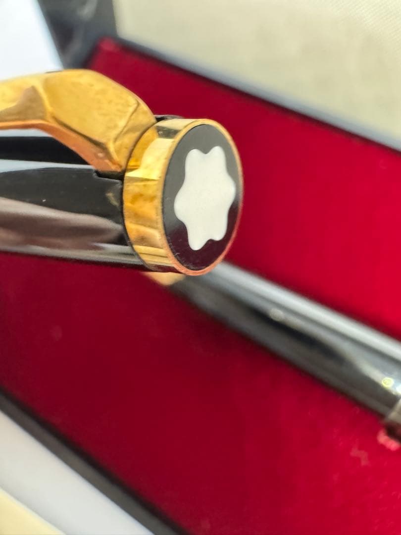MONTBLANC 万年筆 黒 ゴールド装飾　221 F