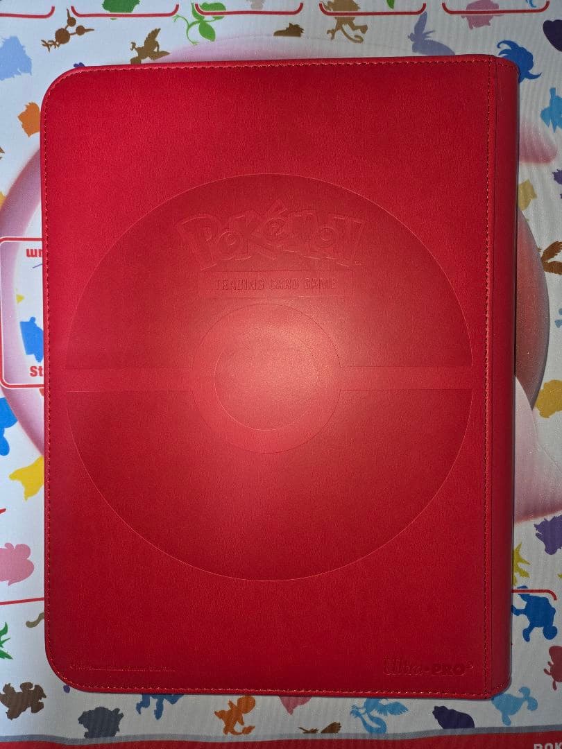 海外Ultra PRO ポケモン リザードン 9ポケット ジッパー付きバインダー