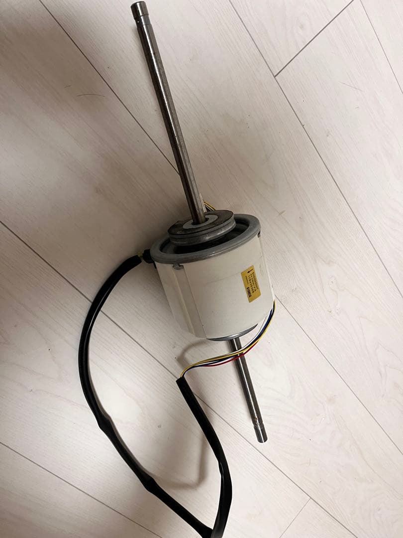 HITACHI 天井埋め込みエアコン1方向　ファンモーター