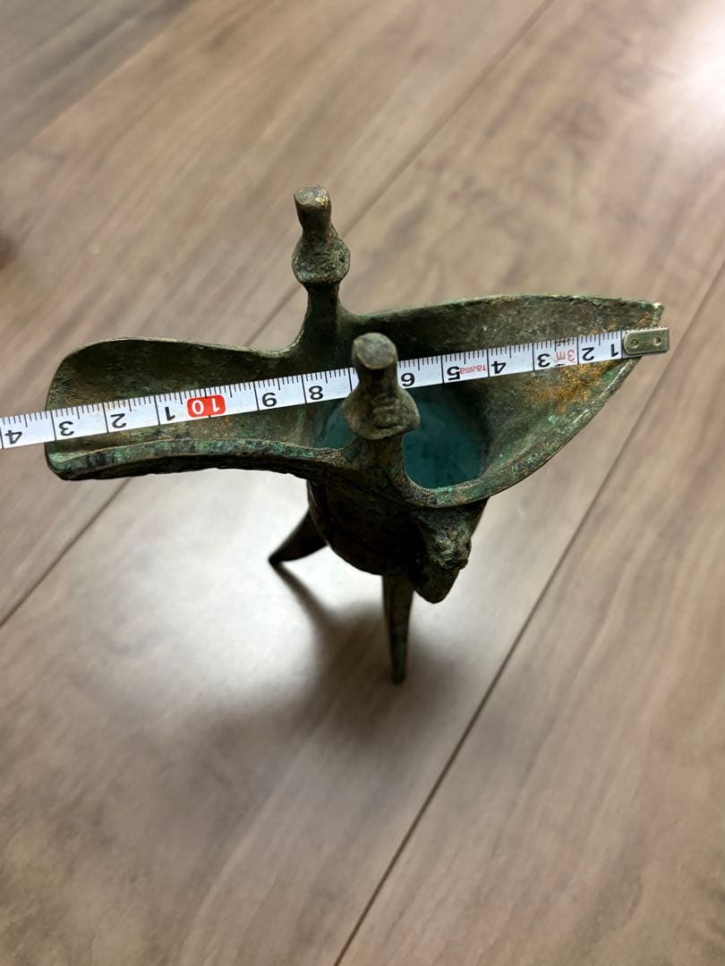 爵杯、古代三脚酒器，青銅器，古銅製置き物、古代中国の儀式用の礼器
