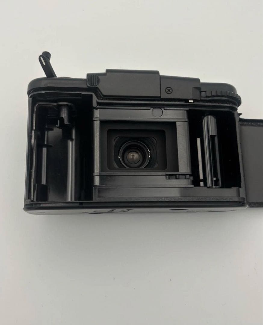 OLYMPUS XA2 コンパクトフィルムカメラ ブラック　稼働品
