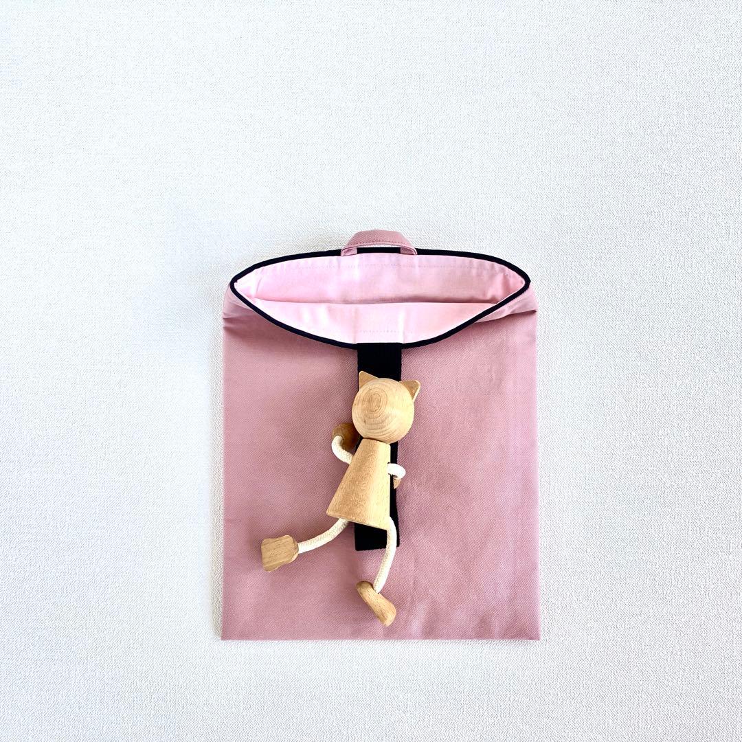 手刺繍のさくらんぼのレッスンバッグと上履き入れのセット (グレイッシュピンク)