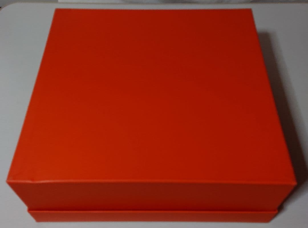 HERMES 空き箱 約38×35,8×15,5cm